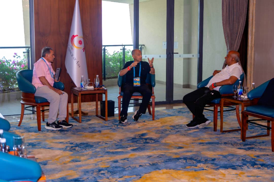 الخليفي والاهجري يناقشان مع المسلم أنشطة اللجنة الأولمبية اليمنية والمشاركات المقبلة